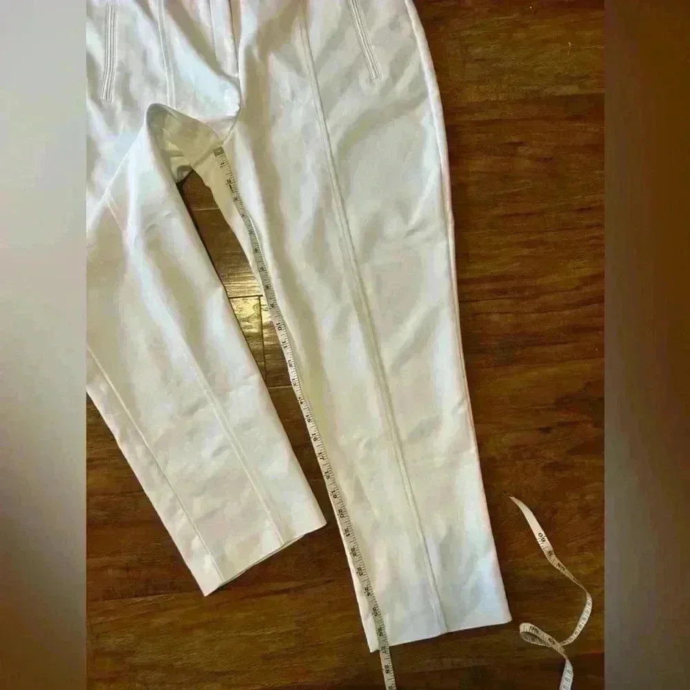 White Cream Capri Pants Stretch Women’s Size Medium CHICO’S - Picture 4 of 10